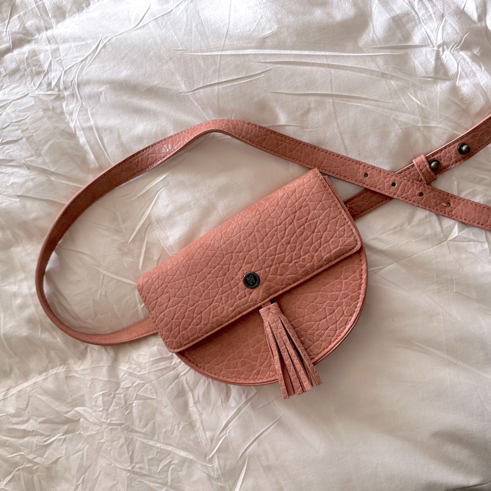 Roxy mauve pink NWOT belt bag with inner zipper pocket